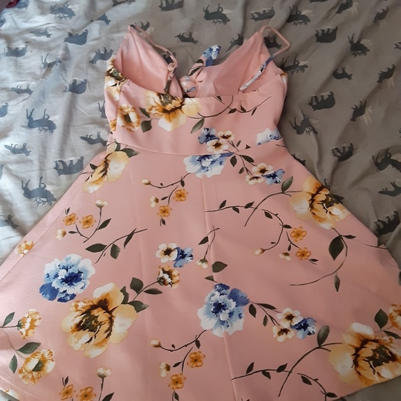 Dress - Picture 3 of 3